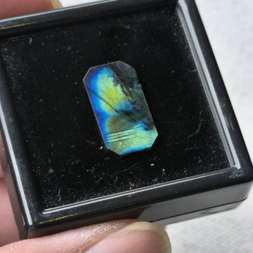 (特殊) 芬蘭拉長石08