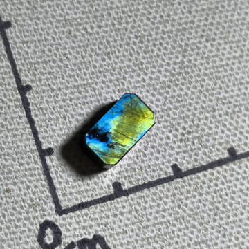 (特殊) 芬蘭拉長石01