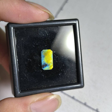 (特殊) 芬蘭拉長石01