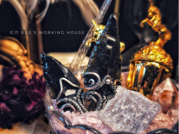 箭頭 應該是黑曜對墜