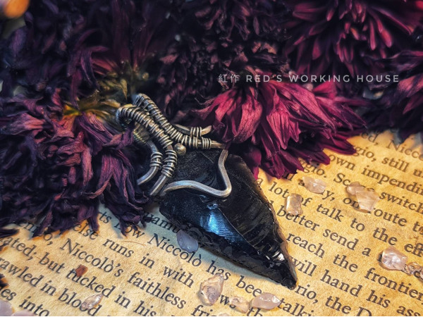 箭頭 應該是黑曜對墜