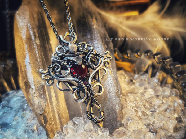 炎神遺印 石榴石胸針墜【SOLD】