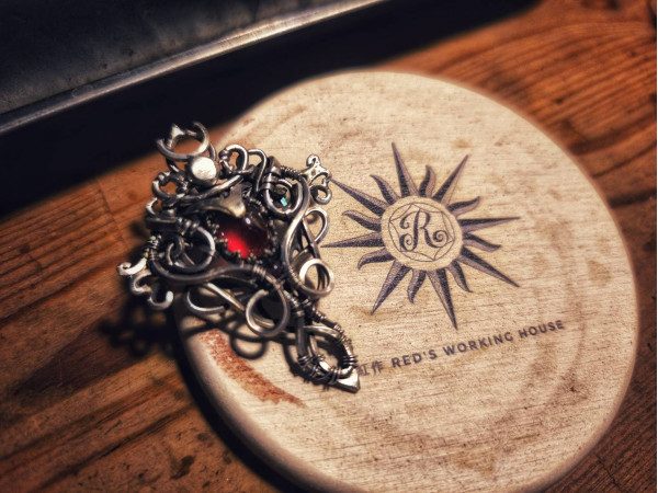 炎神遺印 石榴石胸針墜【SOLD】