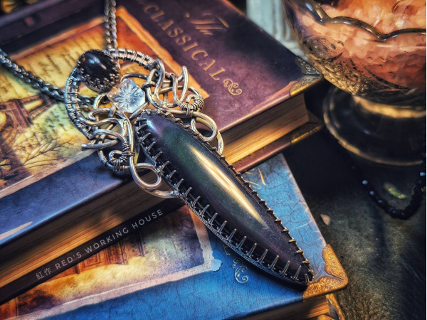 夜行之刃 彩虹黑曜石墜