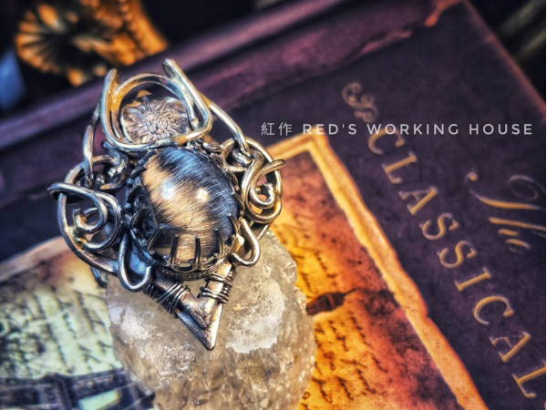 流光堡壘 銀鈦水晶戒