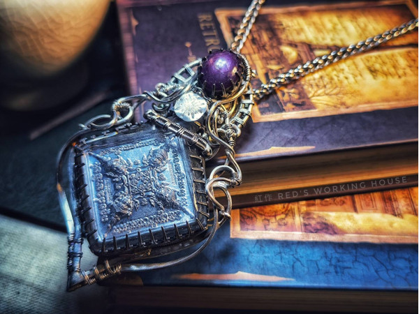 永恆庇佑 四面佛牌+星光紅寶墜