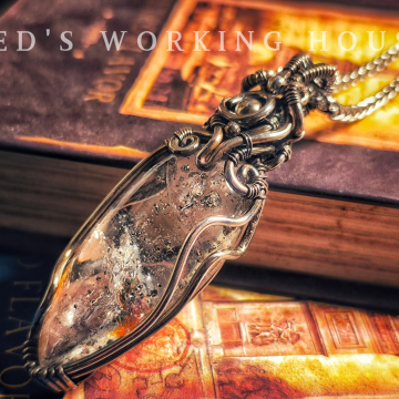 星語之瓶 黃鐵礦水晶共生膠花小品墜