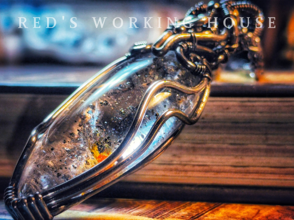 星語之瓶 黃鐵礦水晶共生膠花小品墜