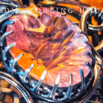 織夢者 切割粉晶墜