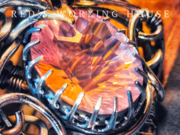 織夢者 切割粉晶墜