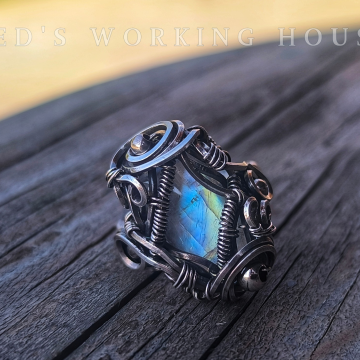 未來式 月光石小品戒【SOLD】