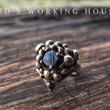 燕子摘下了王子的眼睛 藍寶石原礦戒