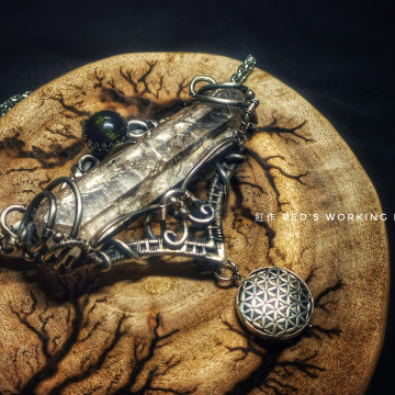 大自然的贈禮  雷擊水晶墜