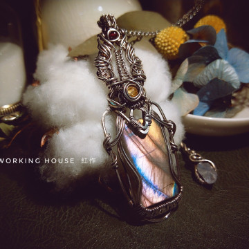 粉嫩幻彩拉長墜