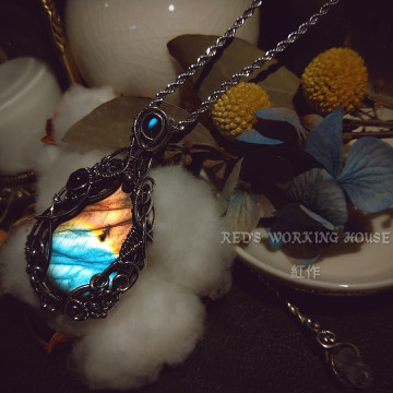 夕陽下的海洋女神 雙色拉長石小品墜