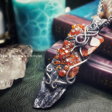 石榴石原礦柱墜【SOLD】