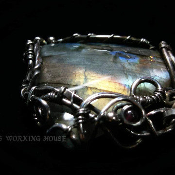 絢爛 拉長石小品墜【SOLD】